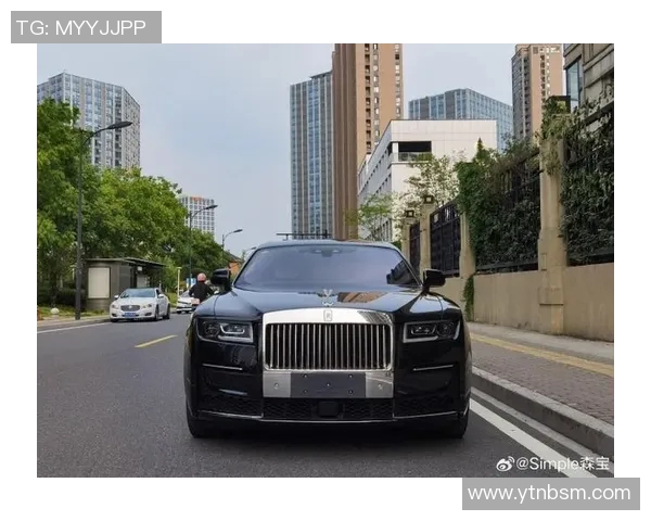 足球明星豪送汽车精彩瞬间大合集让你领略明星风范与豪车魅力 足球明星豪送汽车精彩瞬间大合集让你领略明星风范与豪车魅力